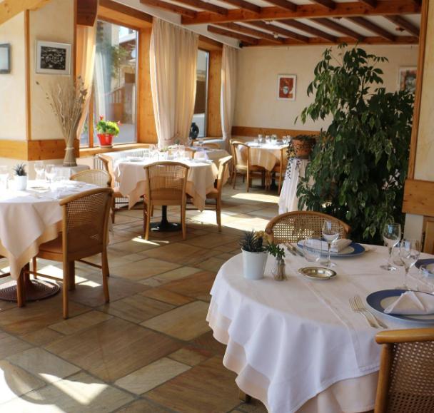 Photo de l'entreprise : Hôtel Restaurant Les Chenets